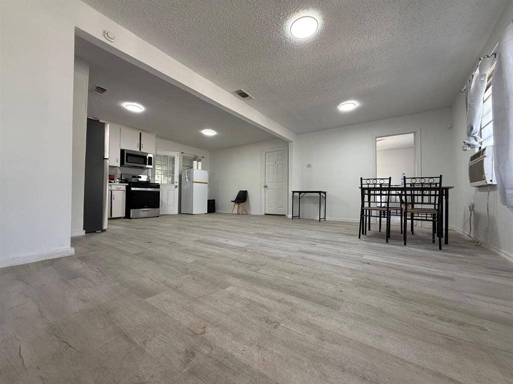5 BR in Arlington