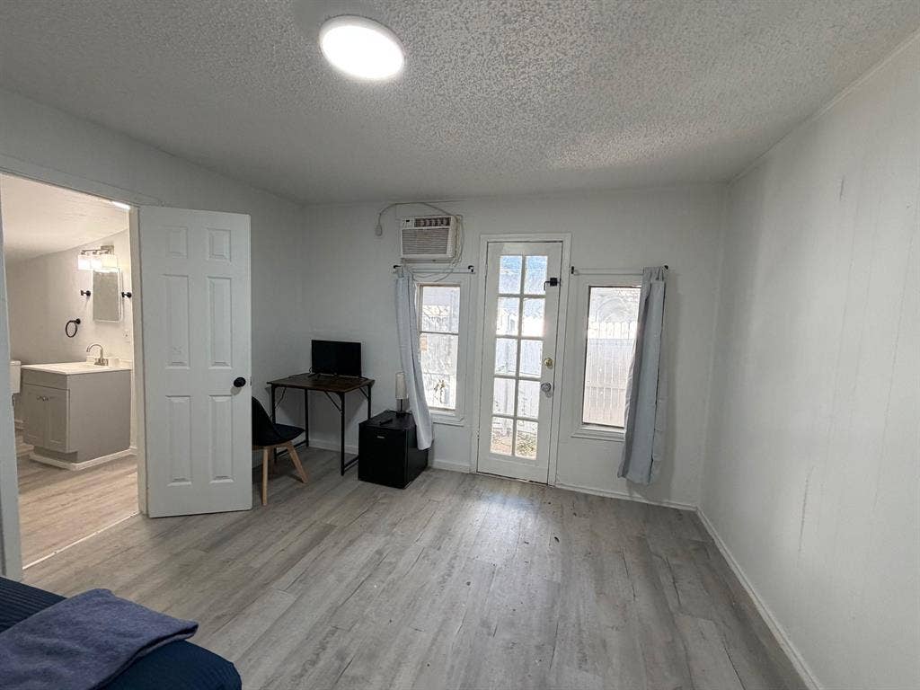 5 BR in Arlington