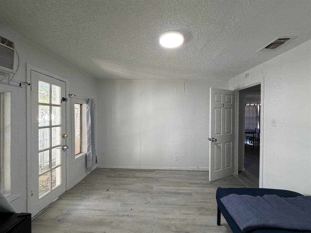 5 BR in Arlington