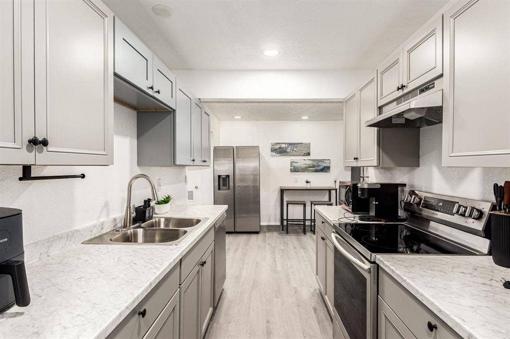 10 BR in Phoenix