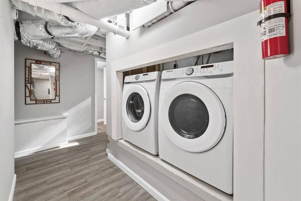 6 BR in East Point