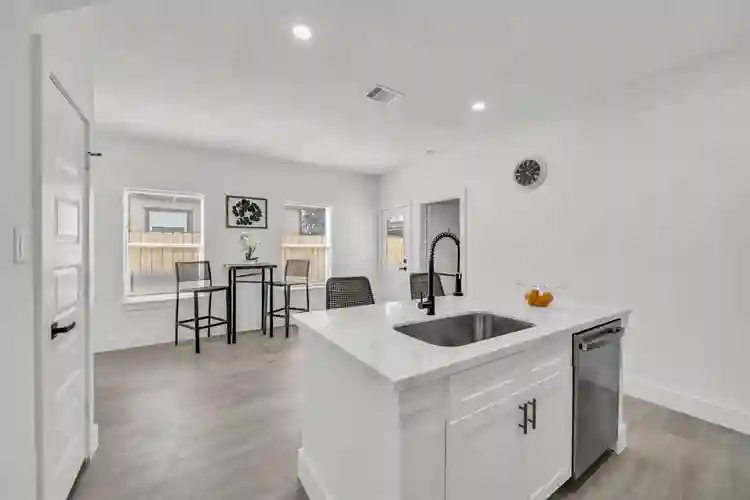 5 BR in Houston