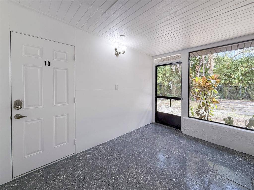 10 BR in Tampa