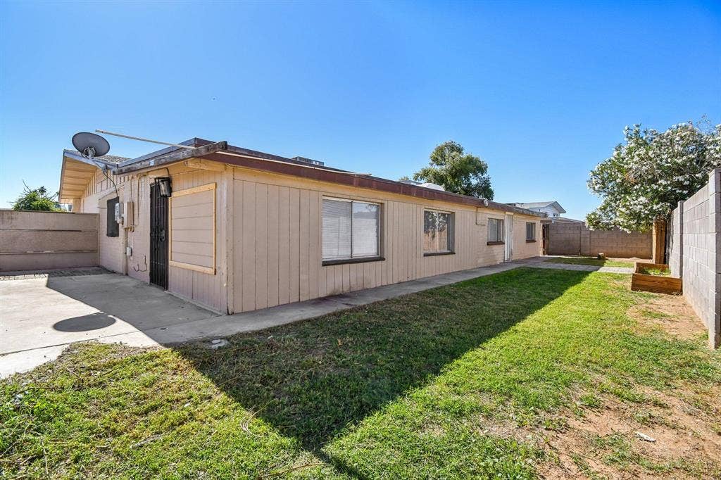 10 BR in Glendale