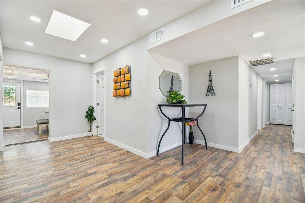 10 BR in Glendale