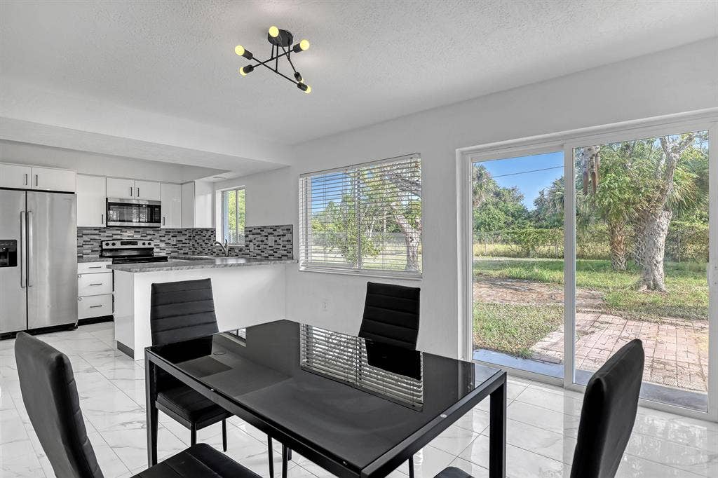 5 BR in Palm Bay