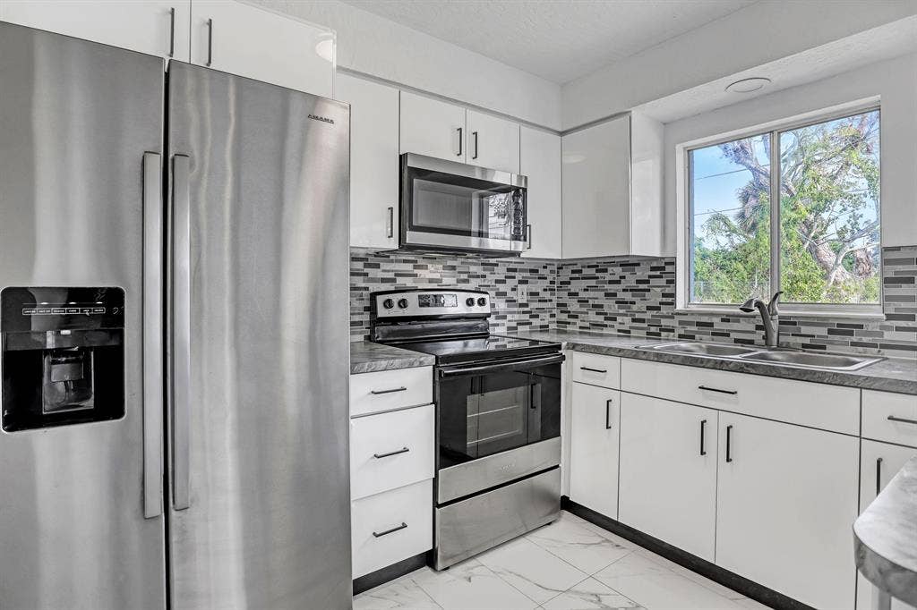 5 BR in Palm Bay
