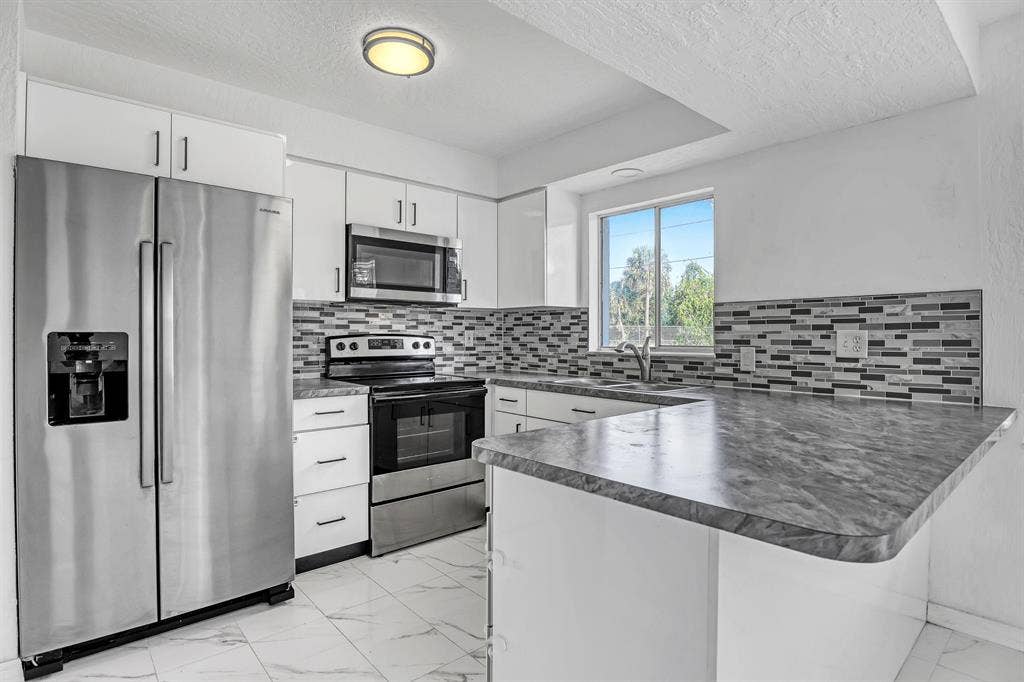 5 BR in Palm Bay