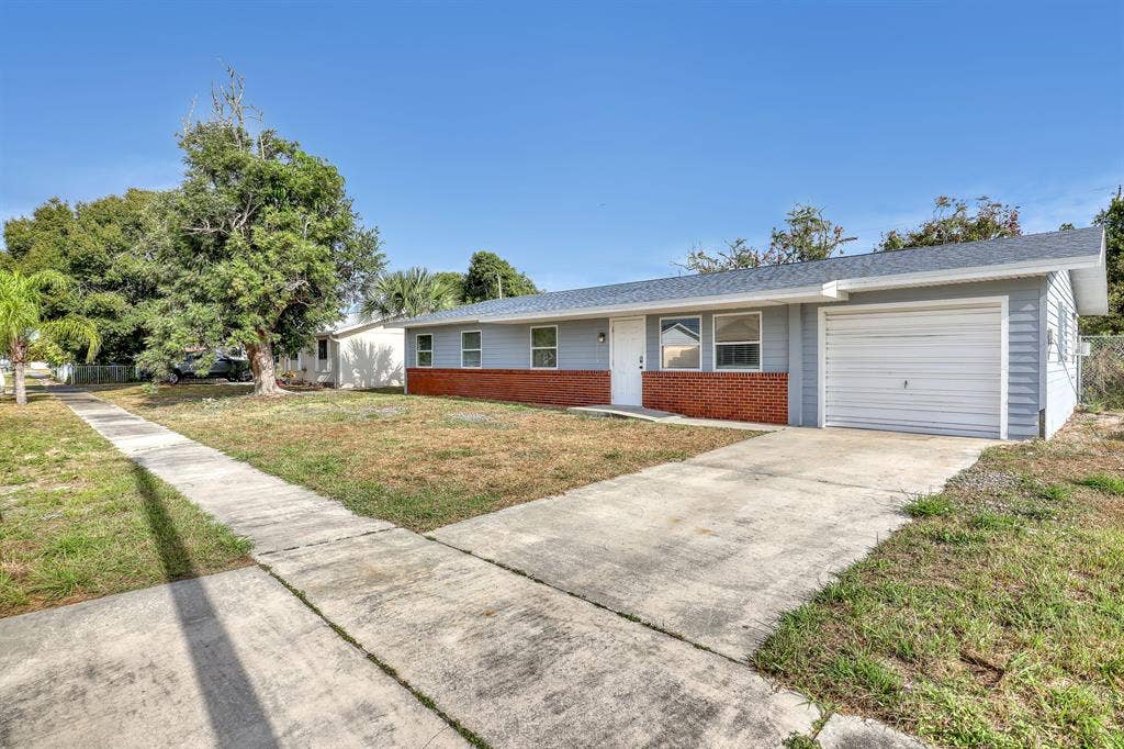 5 BR in Palm Bay