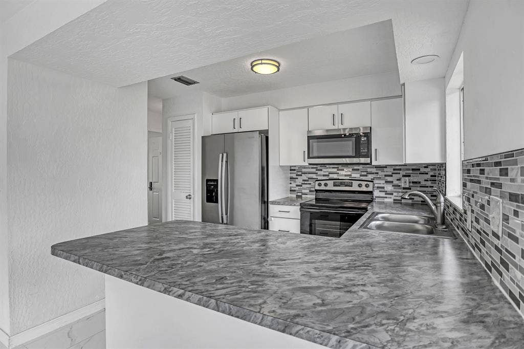 5 BR in Palm Bay