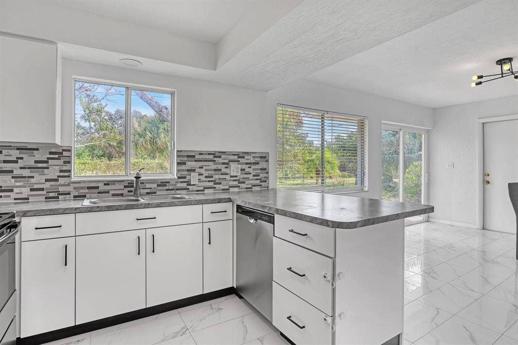 5 BR in Palm Bay