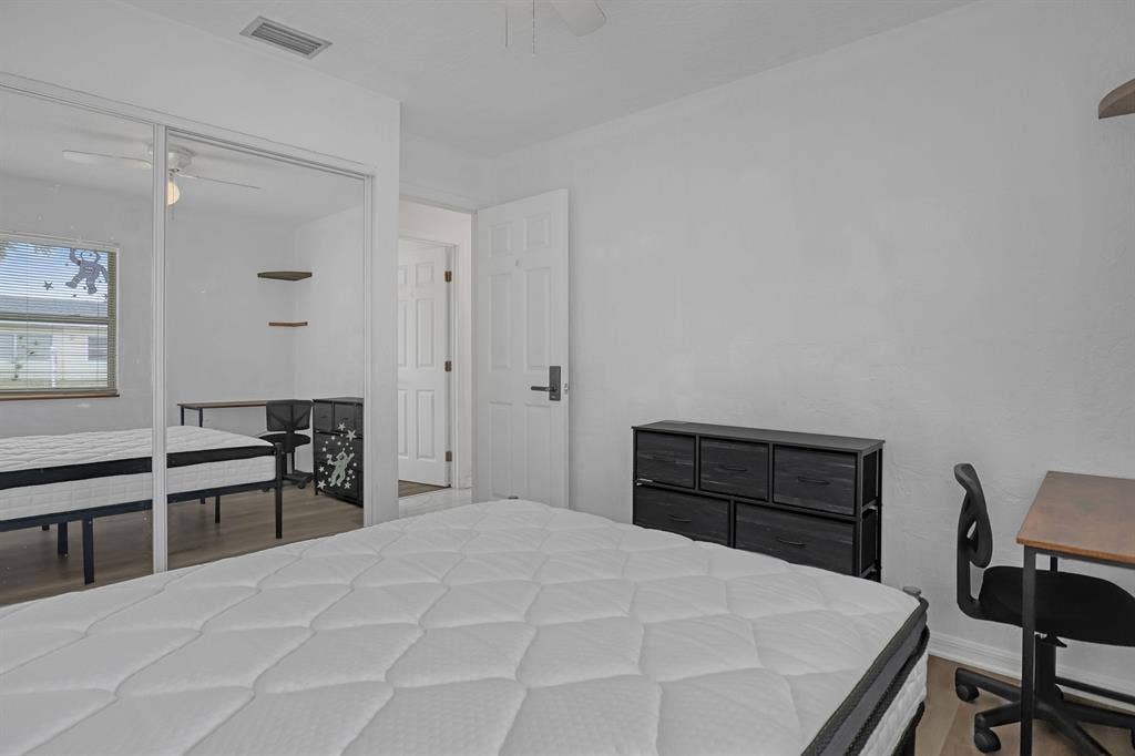 5 BR in Palm Bay