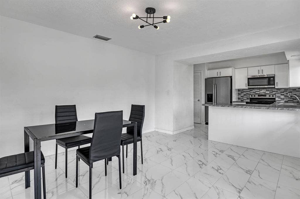 5 BR in Palm Bay