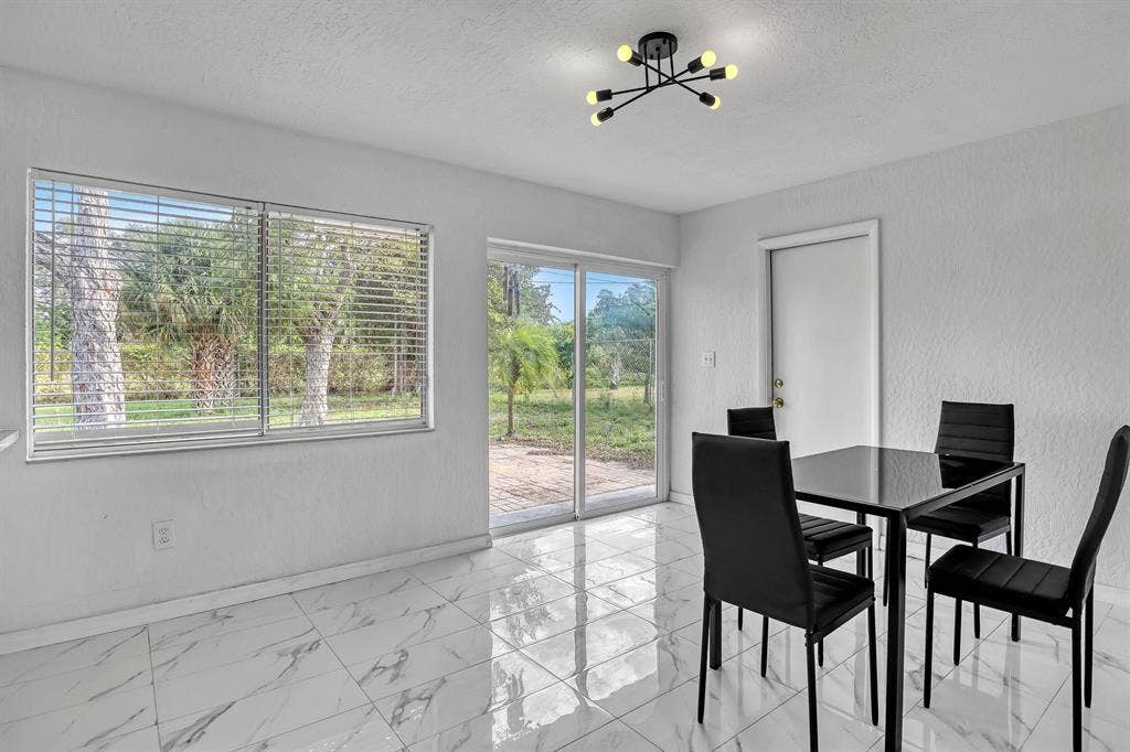 5 BR in Palm Bay