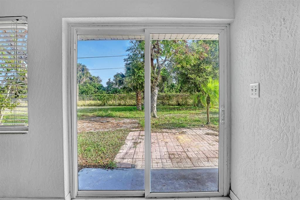 5 BR in Palm Bay