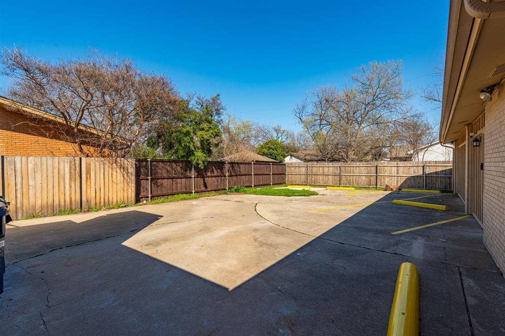 6 BR in Denton