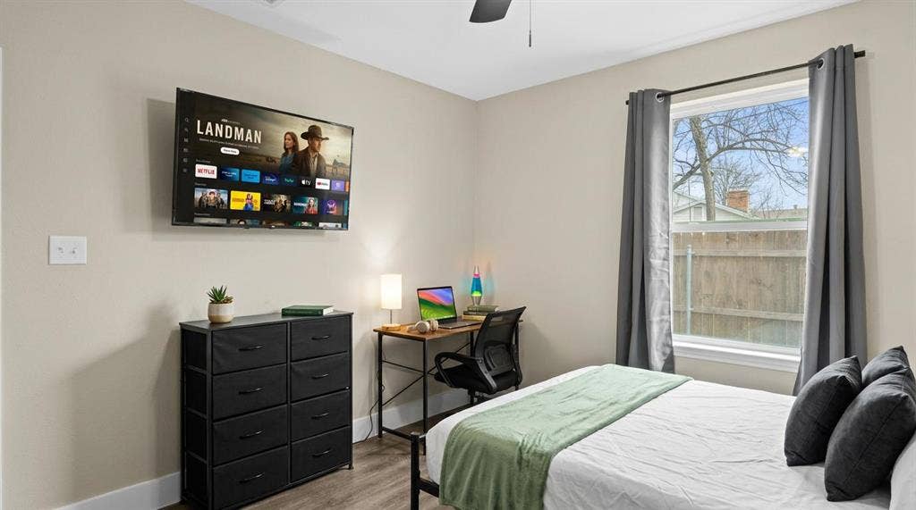 6 BR in Denton