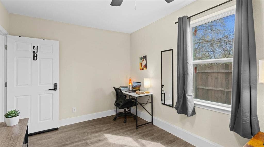 6 BR in Denton