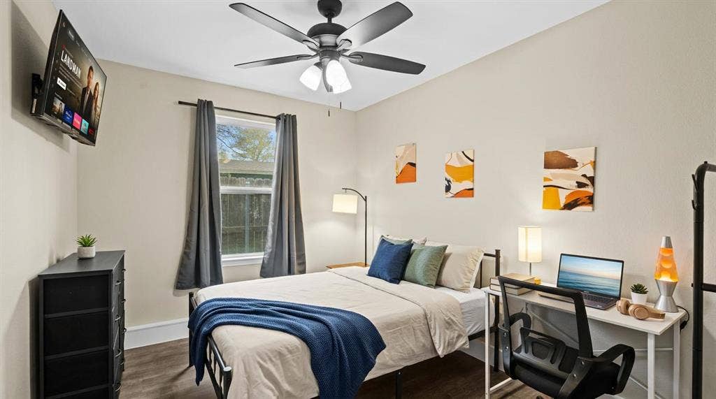 6 BR in Denton