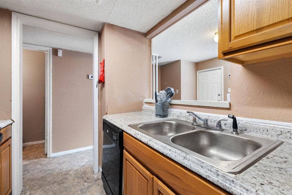 3 BR in Dallas