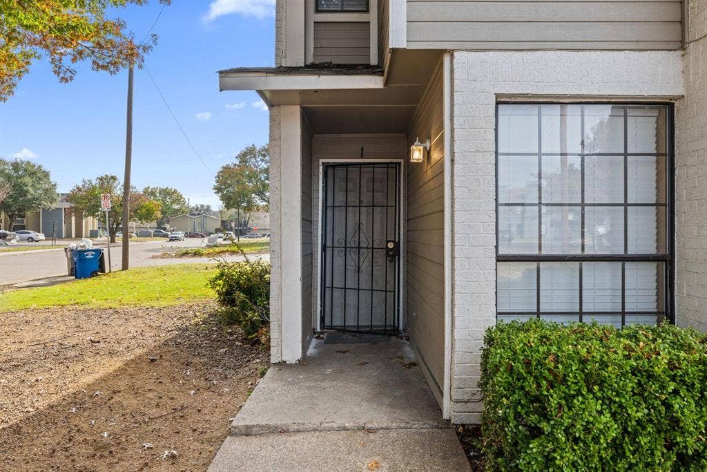 3 BR in Dallas