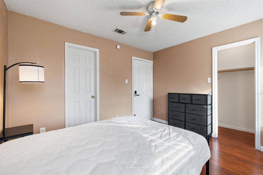 3 BR in Dallas