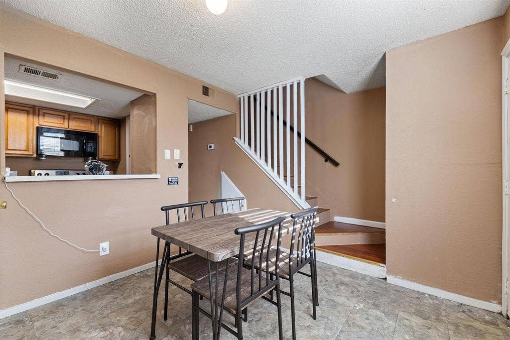 3 BR in Dallas