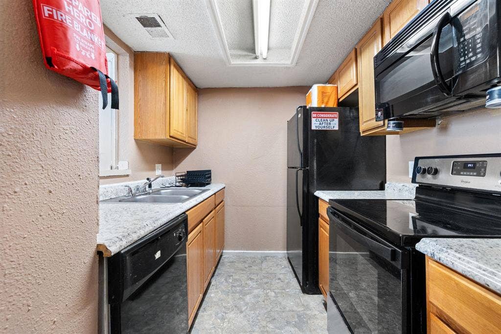 3 BR in Dallas