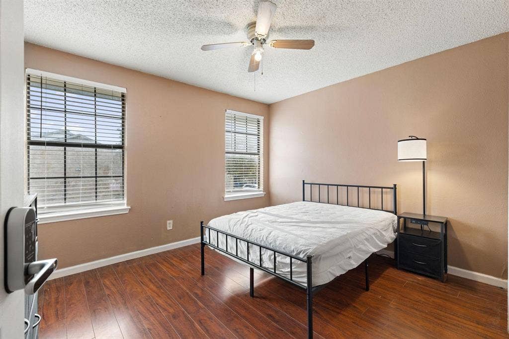3 BR in Dallas