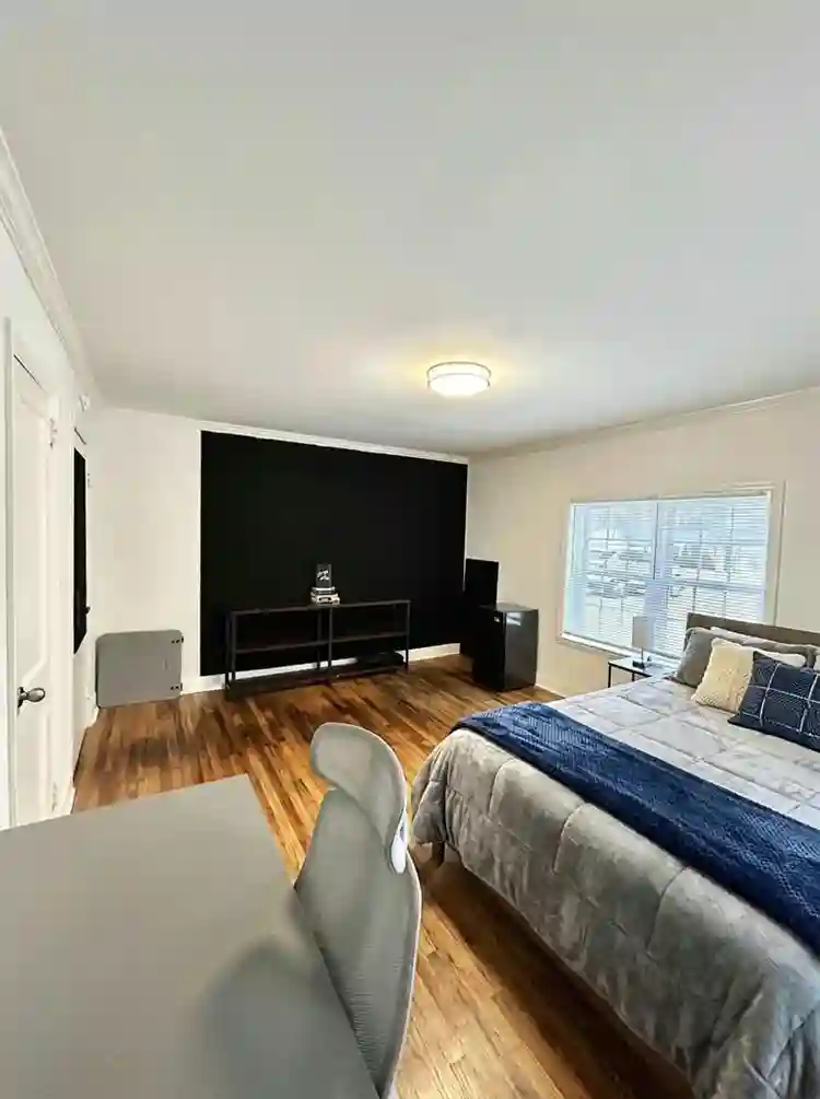 6 BR in Charlotte