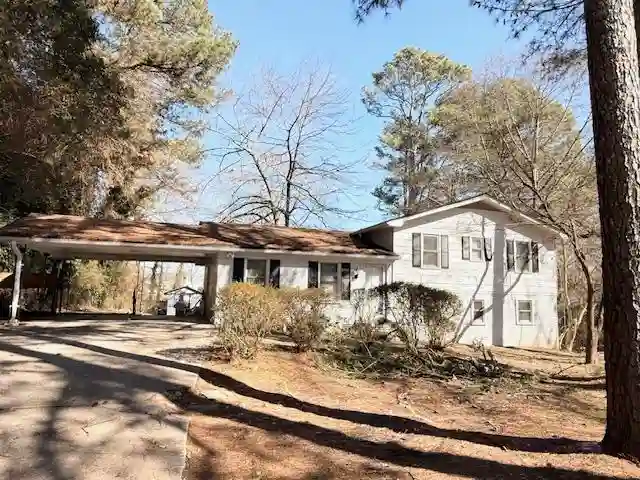5 BR in Lawrenceville