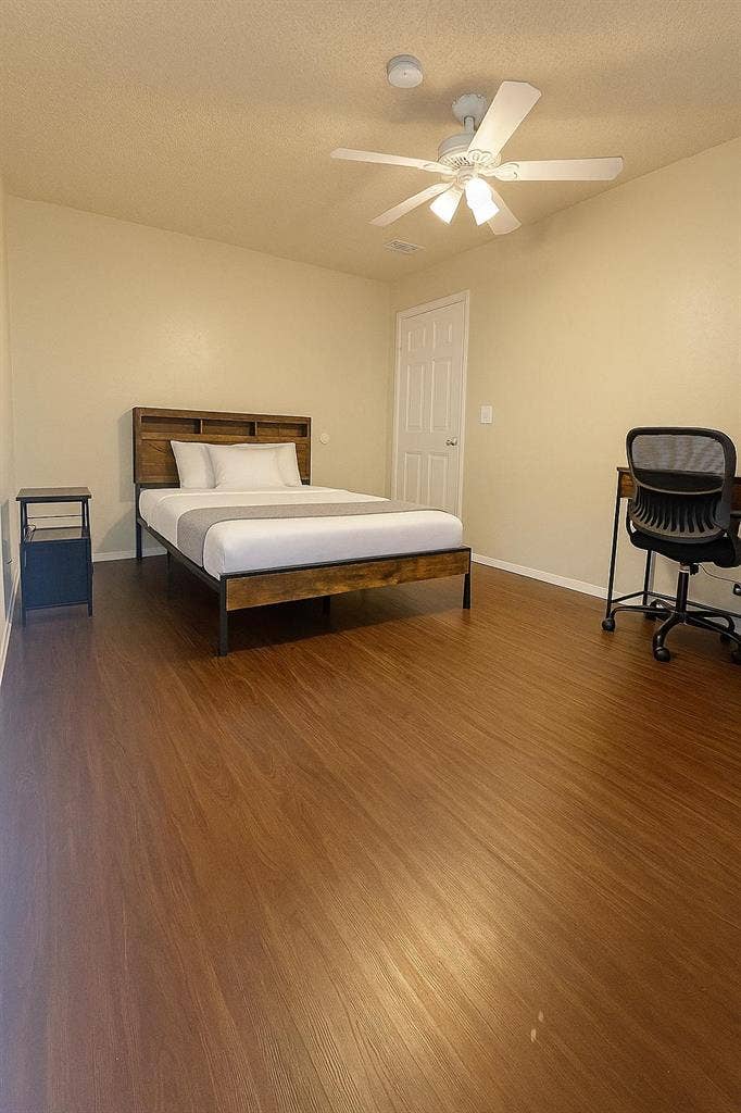 7 BR in Arlington