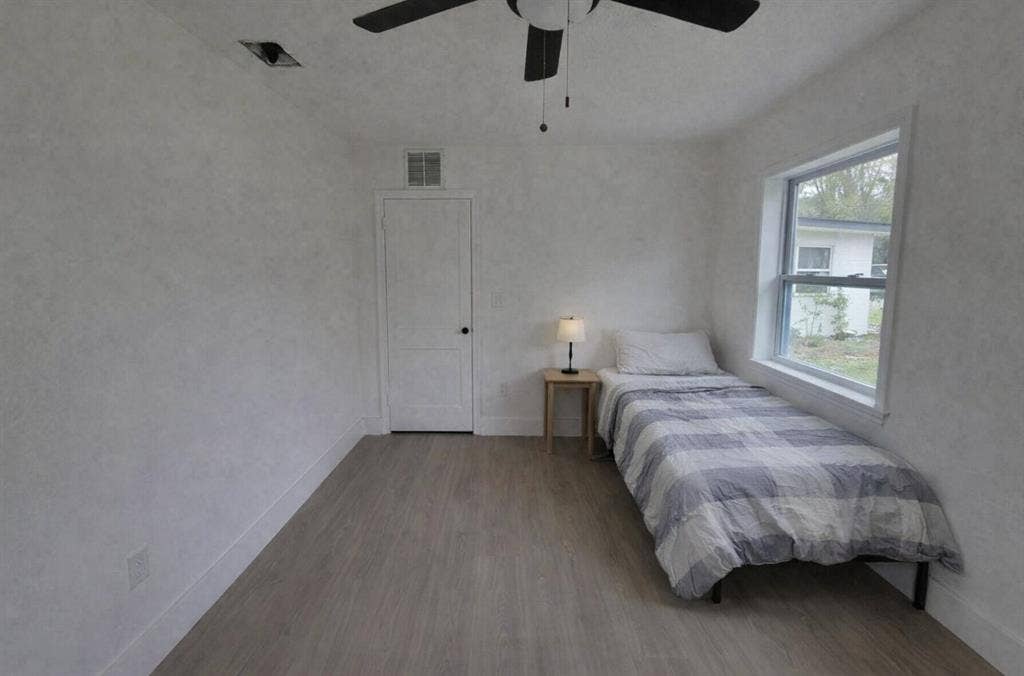 6 BR in Sanford