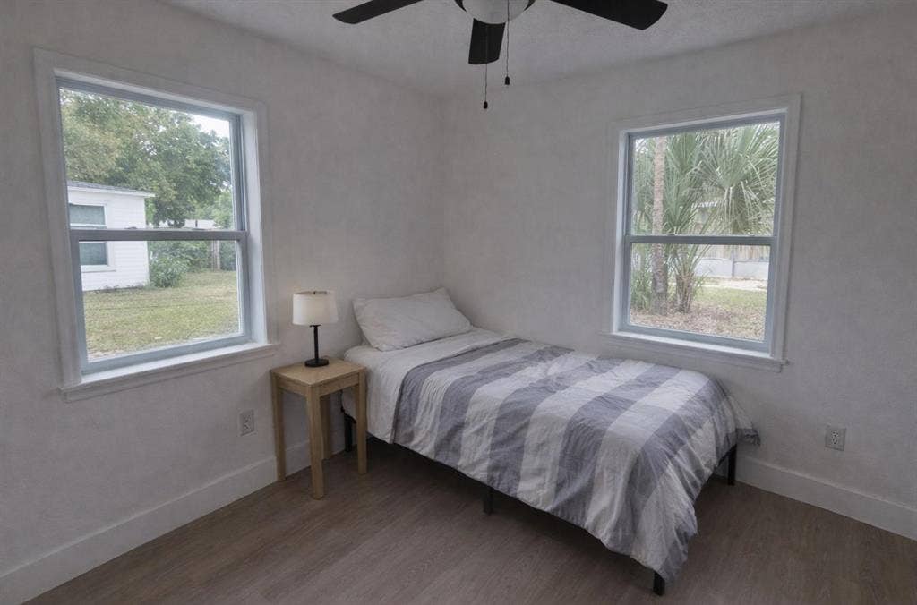 6 BR in Sanford