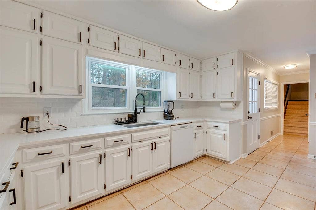 6 BR in Marietta
