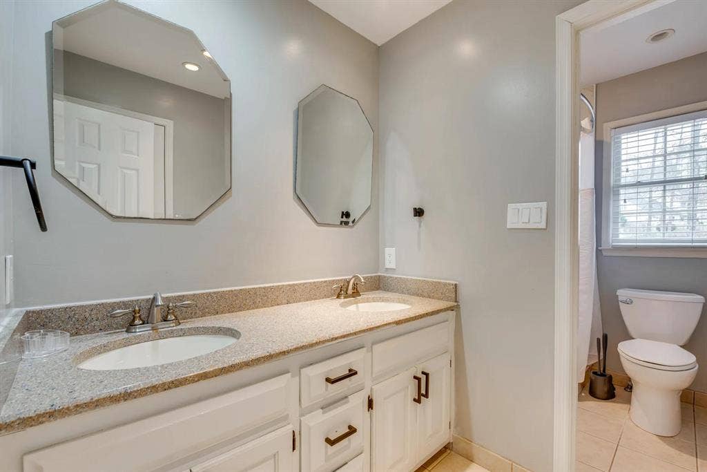 6 BR in Marietta