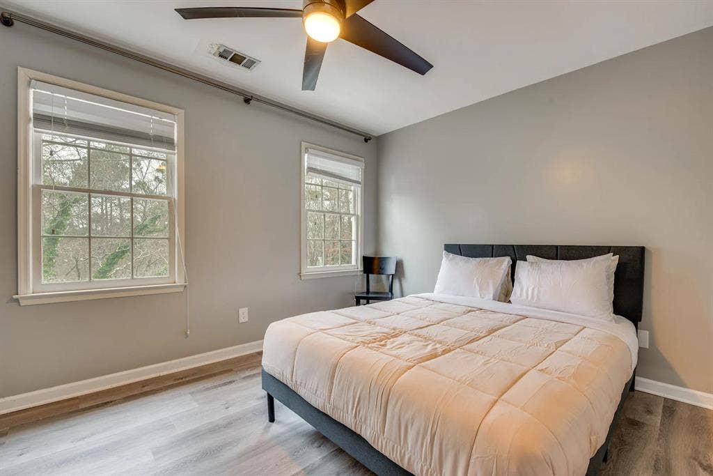 6 BR in Marietta
