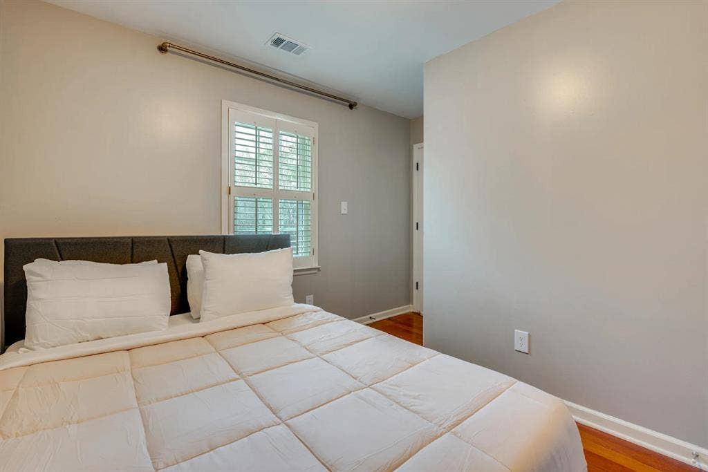 6 BR in Marietta