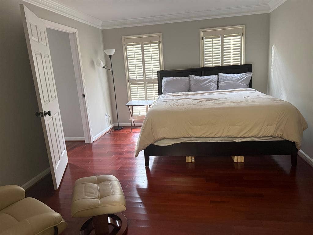6 BR in Marietta