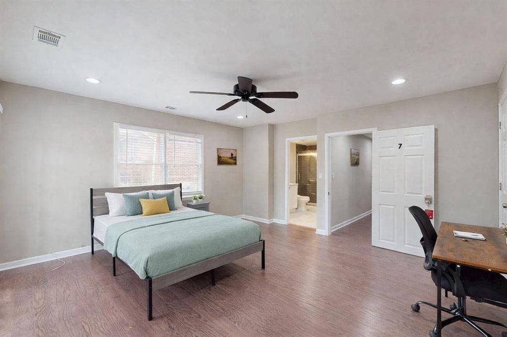 7 BR in Decatur