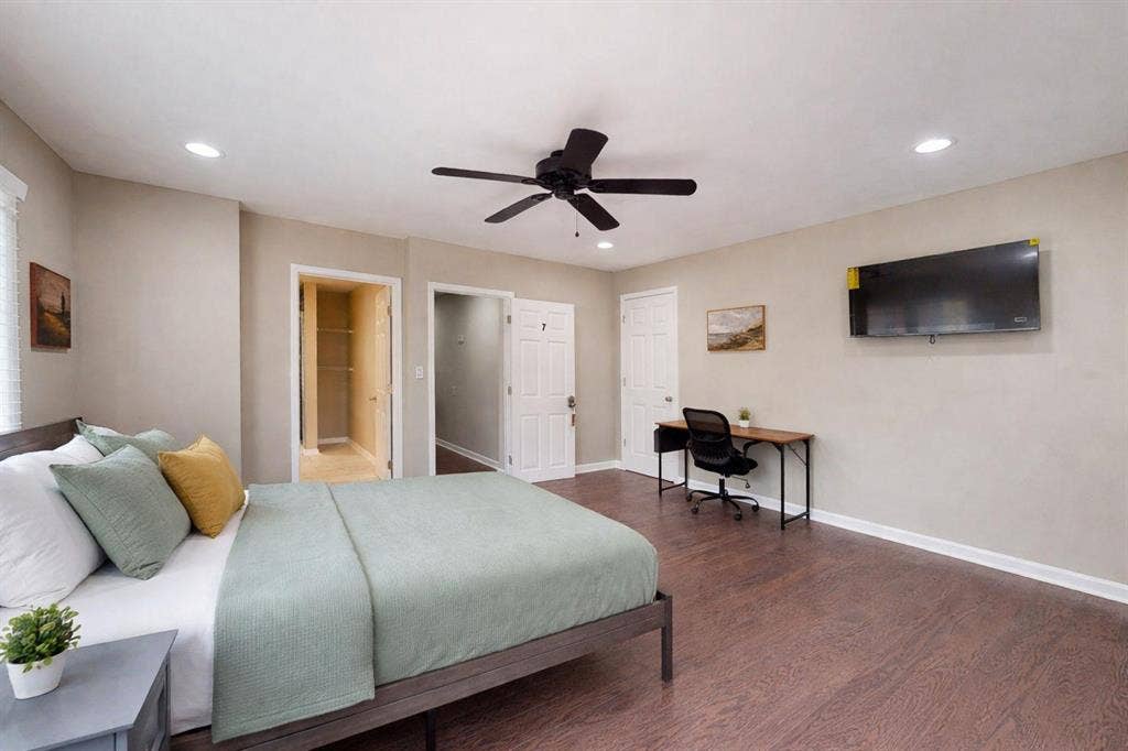7 BR in Decatur
