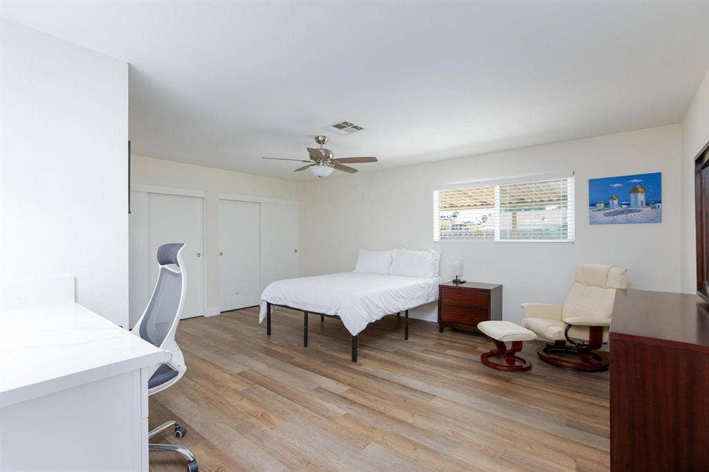 5 BR in Las Vegas