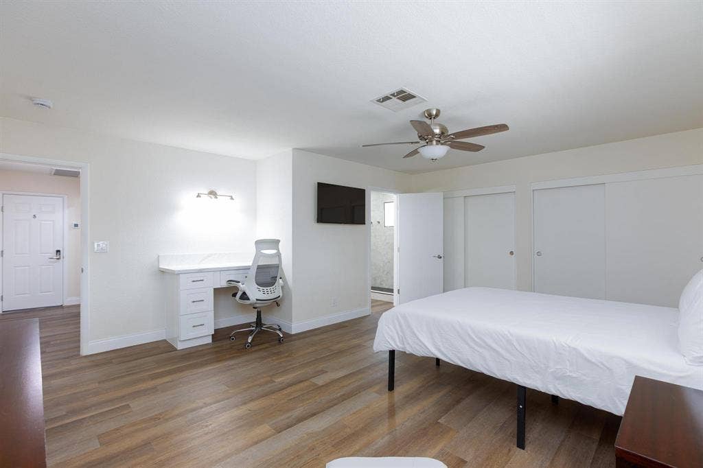 5 BR in Las Vegas