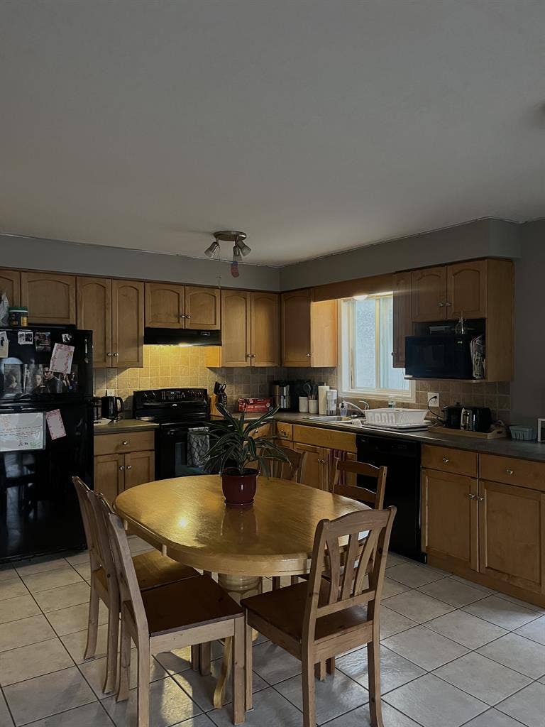 Two rooms available May-April 2027