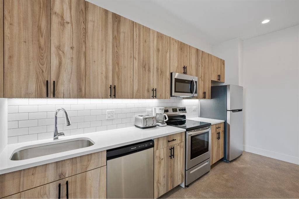 Private Bedroom Close To South Loop