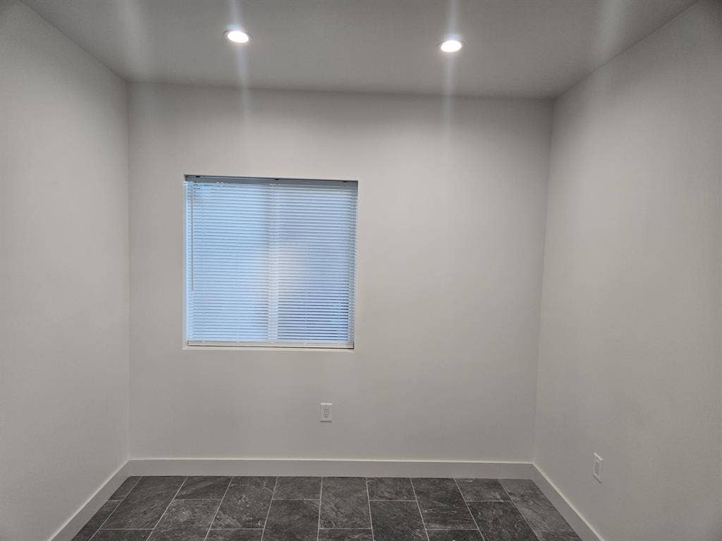 Brand New ADU ( Utilities Included)