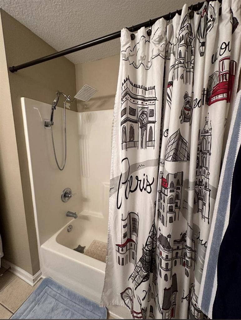 1 Habitación disponible de 3