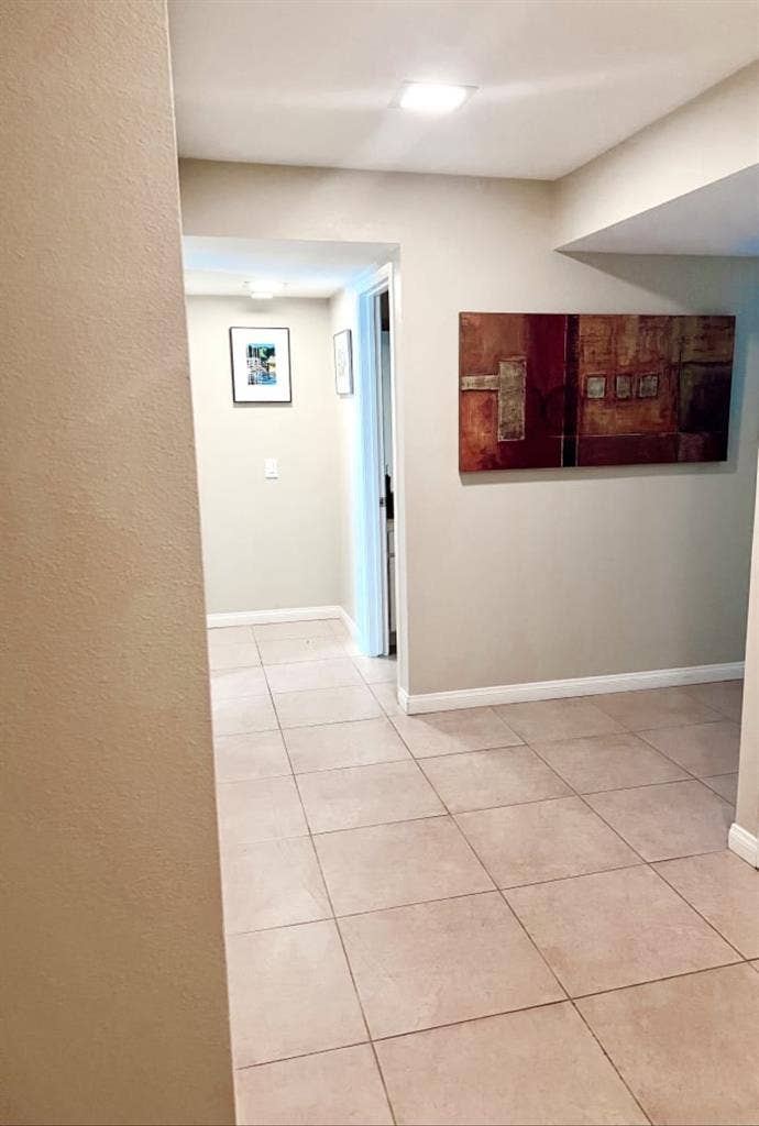 Looking for Roommate