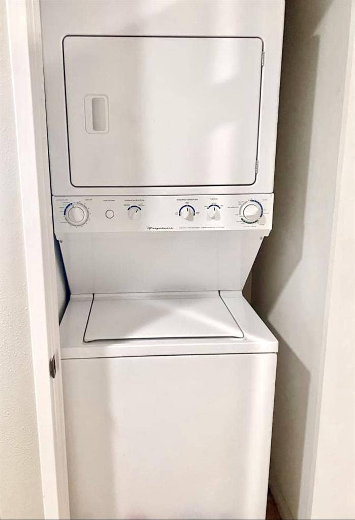 Looking for Roommate