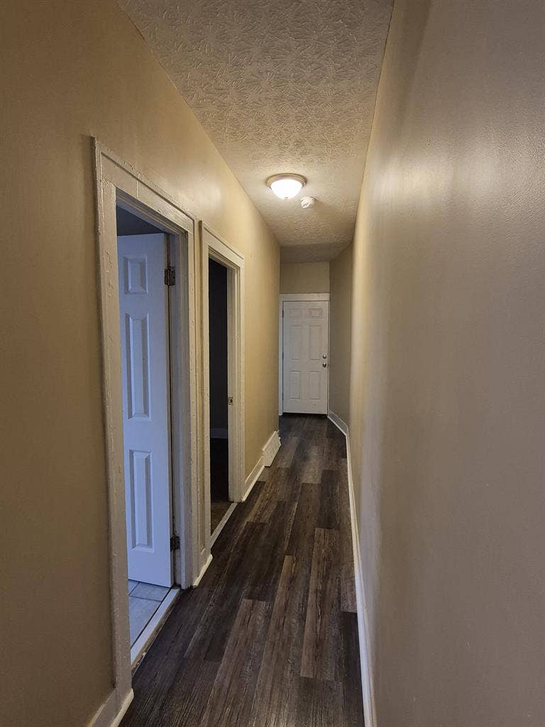 🏡Affordable Room Cleveland Shaker